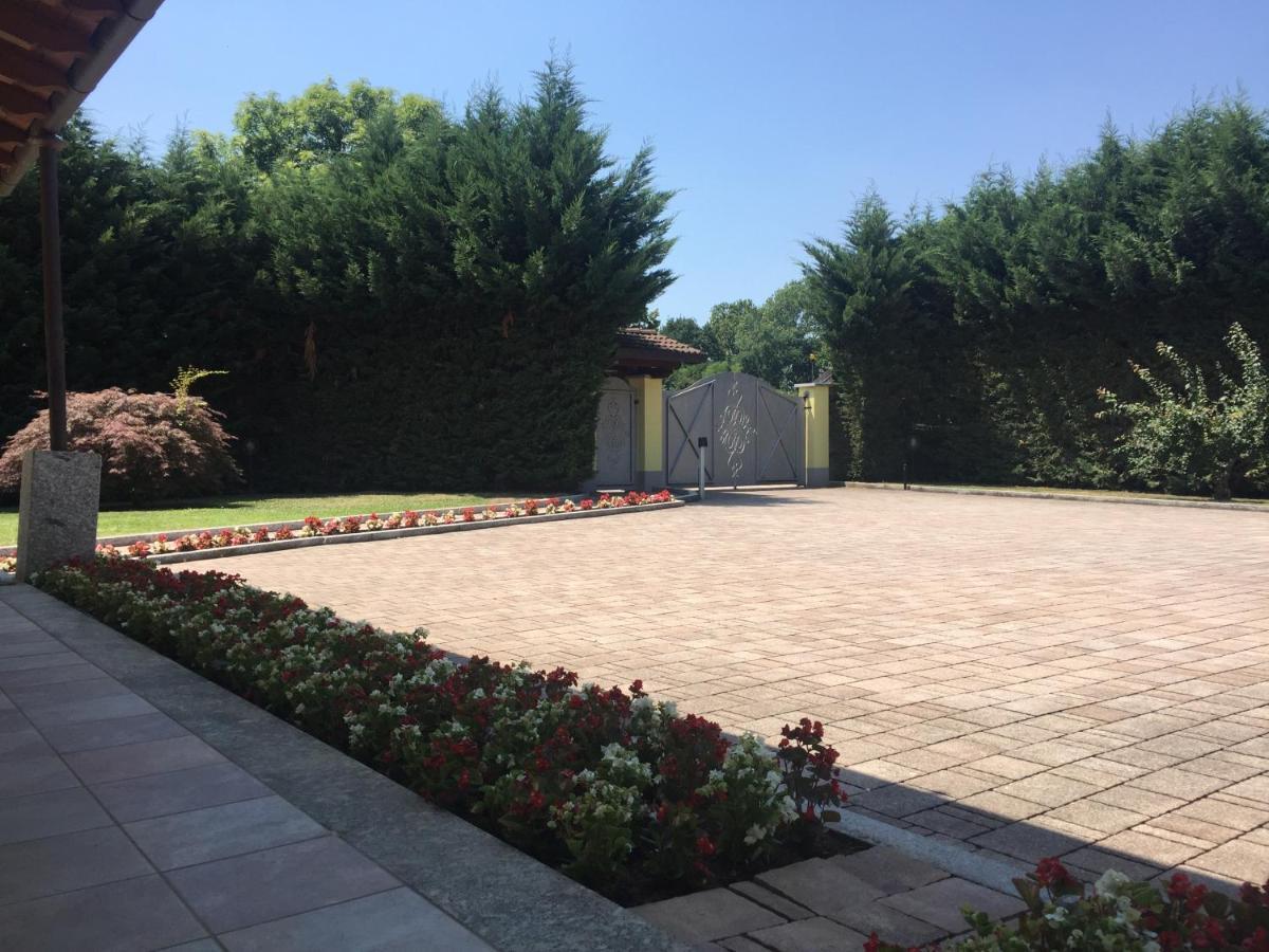 Villa Althea Ronago Exterior photo