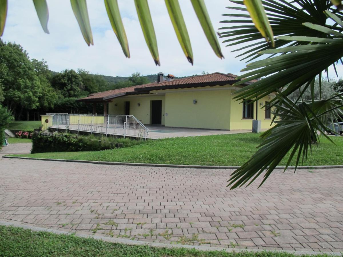 Villa Althea Ronago Exterior photo