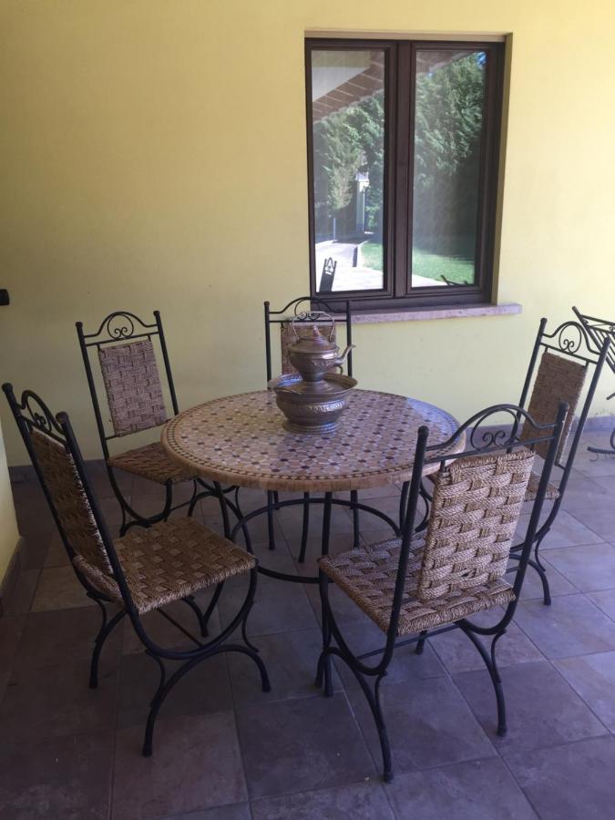 Villa Althea Ronago Exterior photo